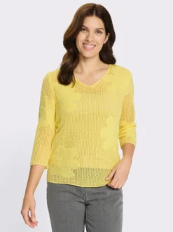 Ajourpullover mit eingestrickten Blüten