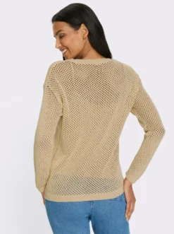 Ajourpullover mit eingestricktem Stern vorne