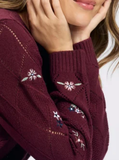 Ajourpullover mit floraler Stickerei