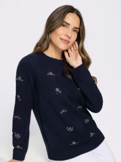 Ajourpullover mit floraler Stickerei