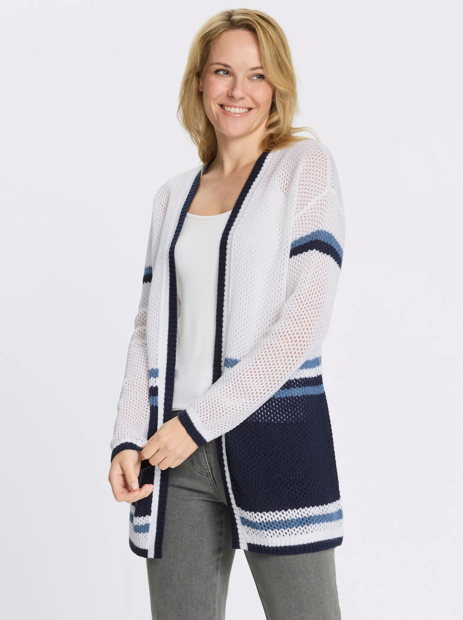 Ajourstrickjacke in offener Longform
