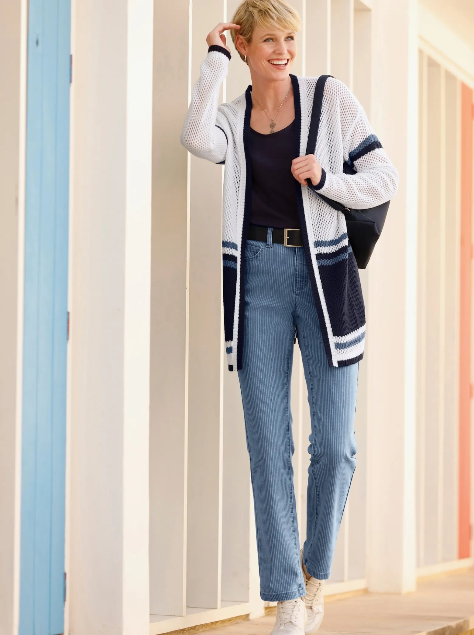 Ajourstrickjacke in offener Longform