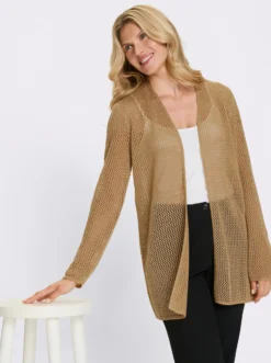 Ajourstrickjacke mit goldfarbenem Glanzgarn