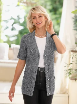 Ajourstrickjacke mit Taschen, aufgesetzt