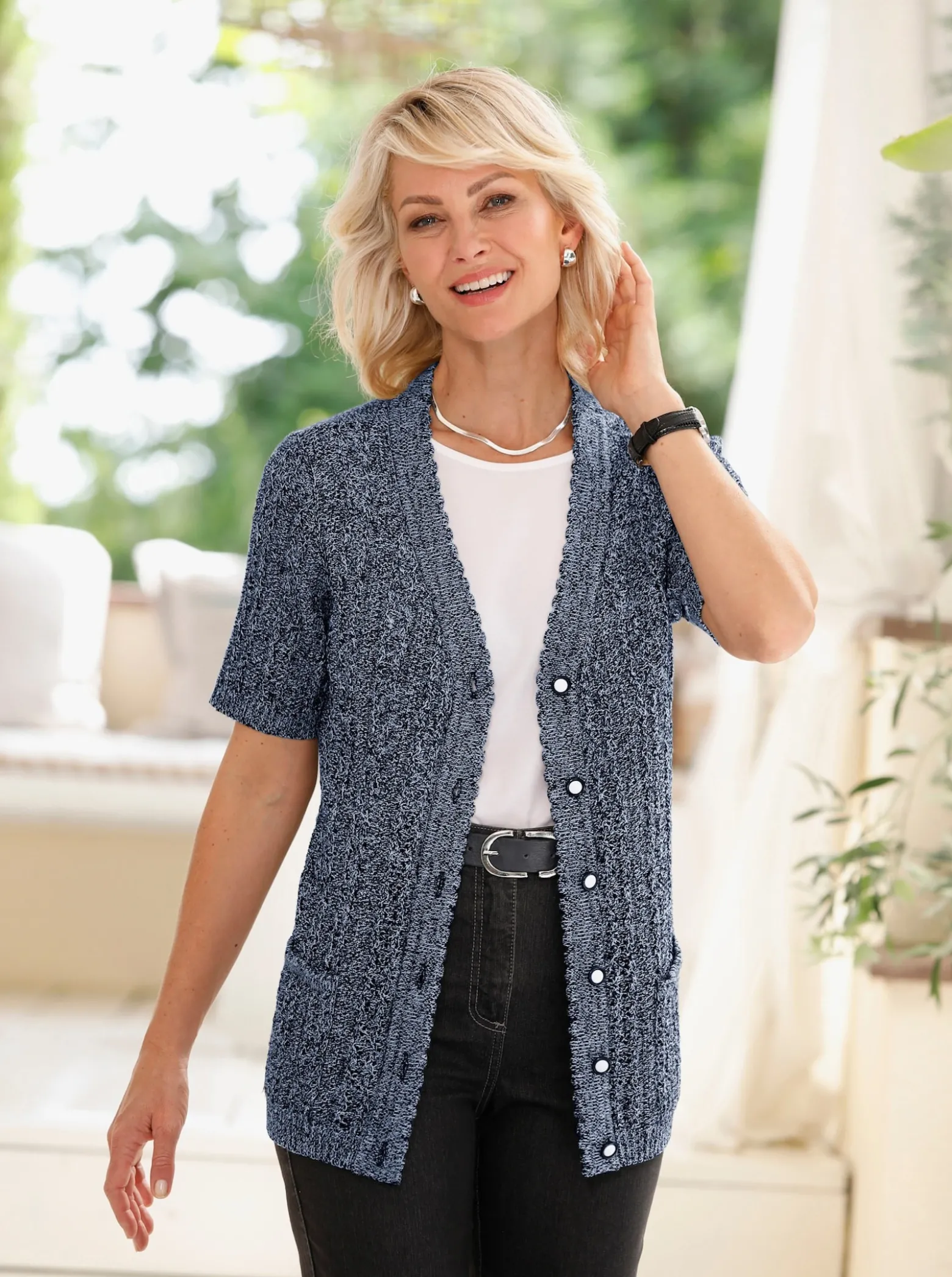 Ajourstrickjacke mit Taschen, aufgesetzt