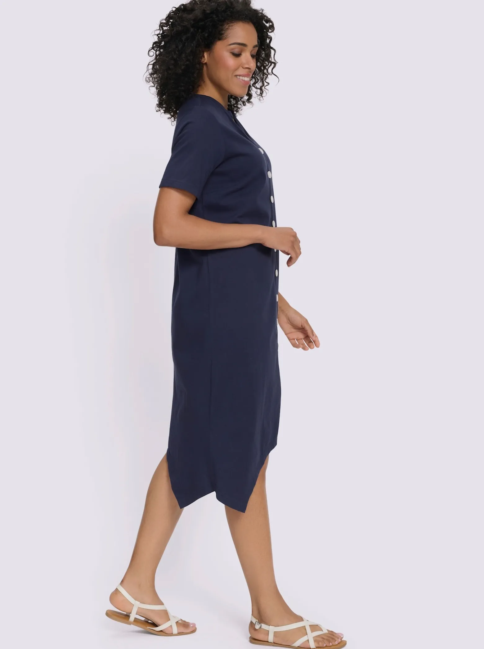 A-Linien-Kleid mit durchgehender Knopfleiste