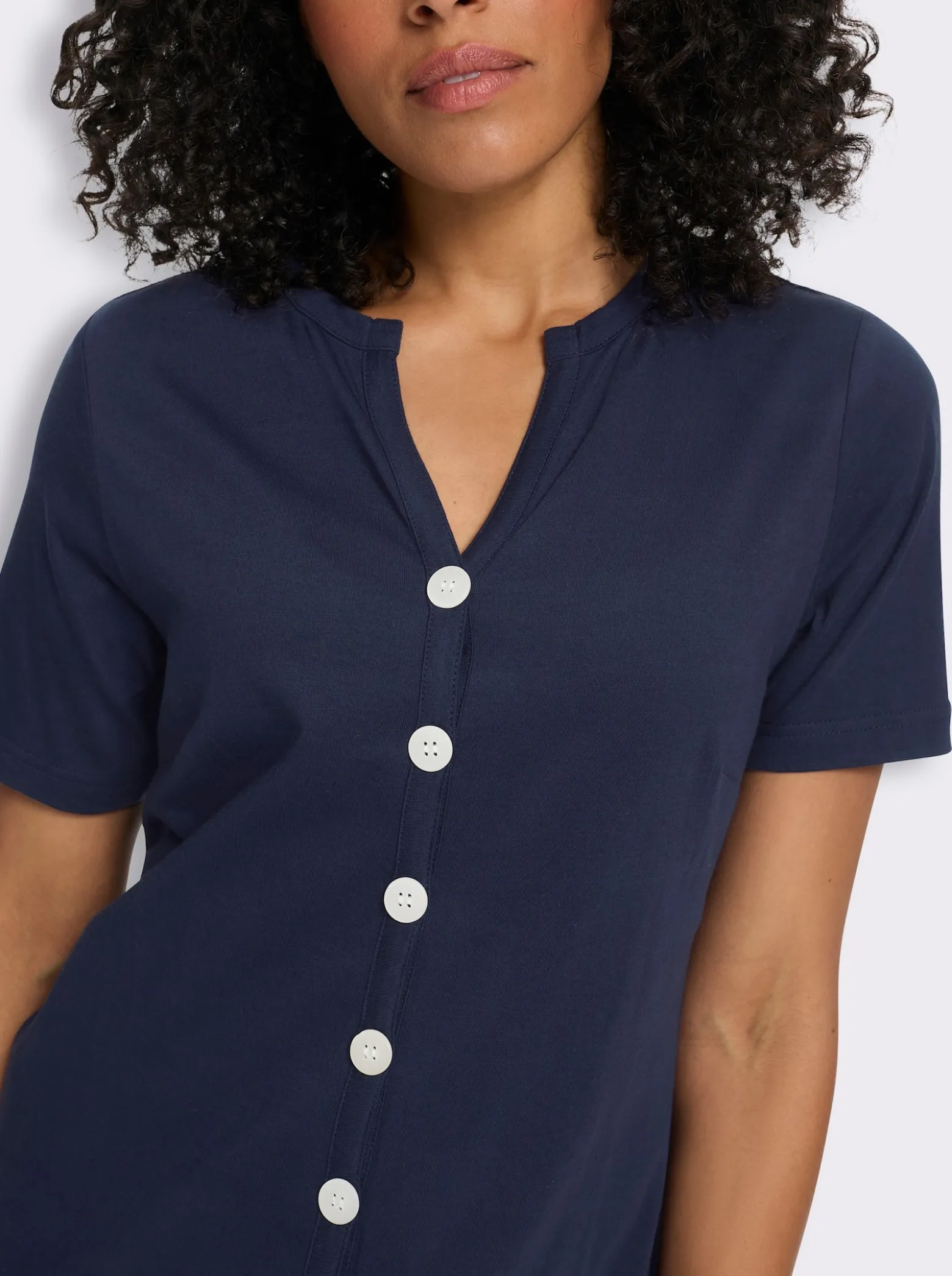 A-Linien-Kleid mit durchgehender Knopfleiste
