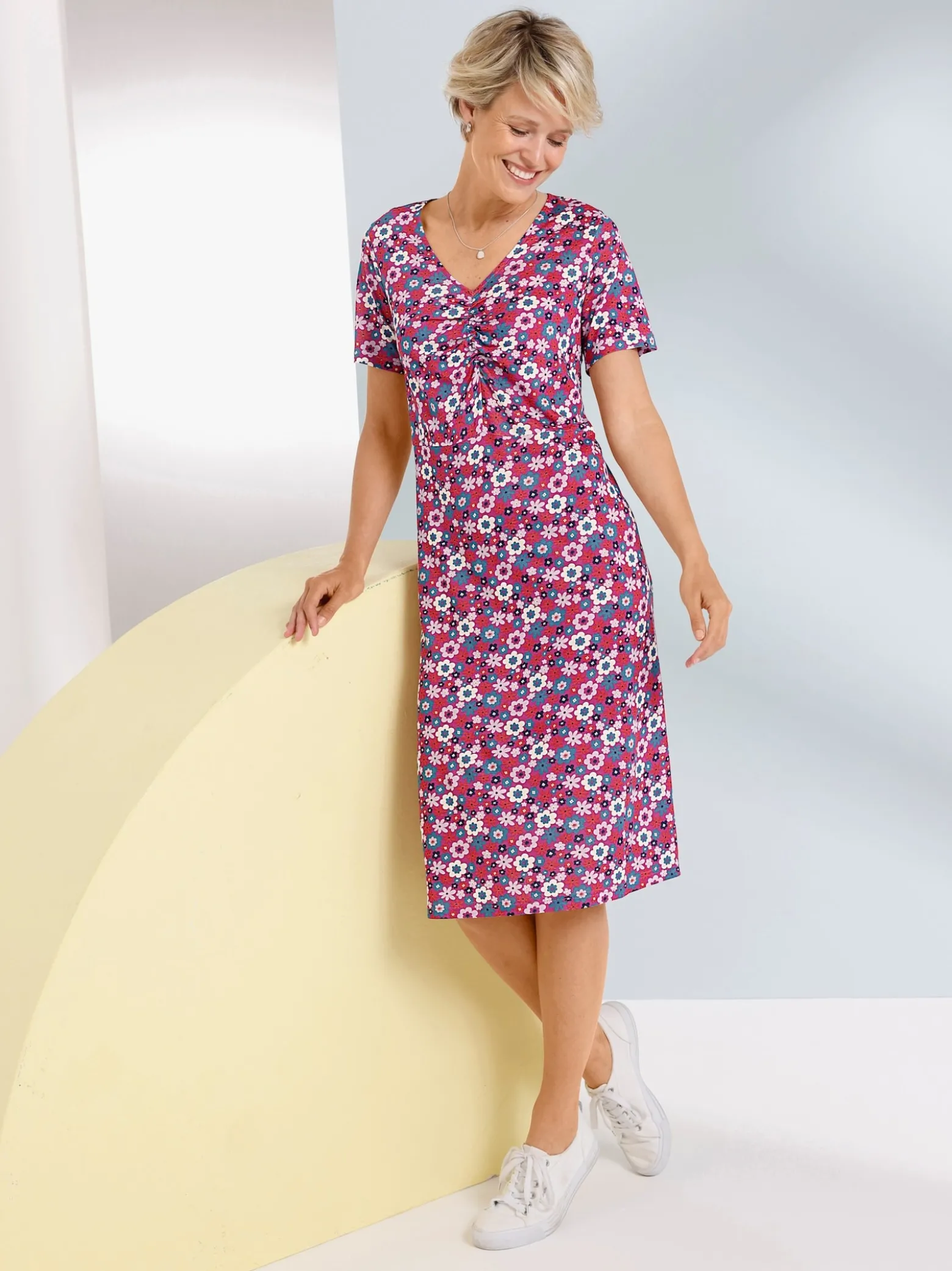 A-Linien-Kleid mit Raffungen vorne