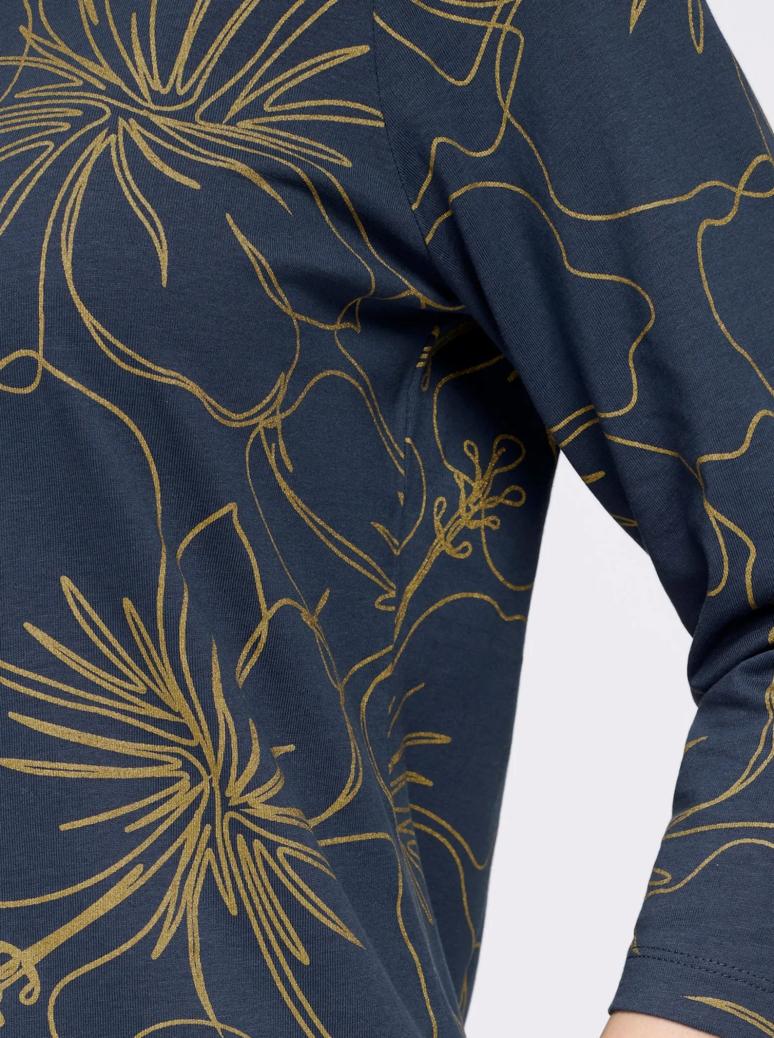 3/4-Arm-Shirt mit goldfarbenem Blütendruck