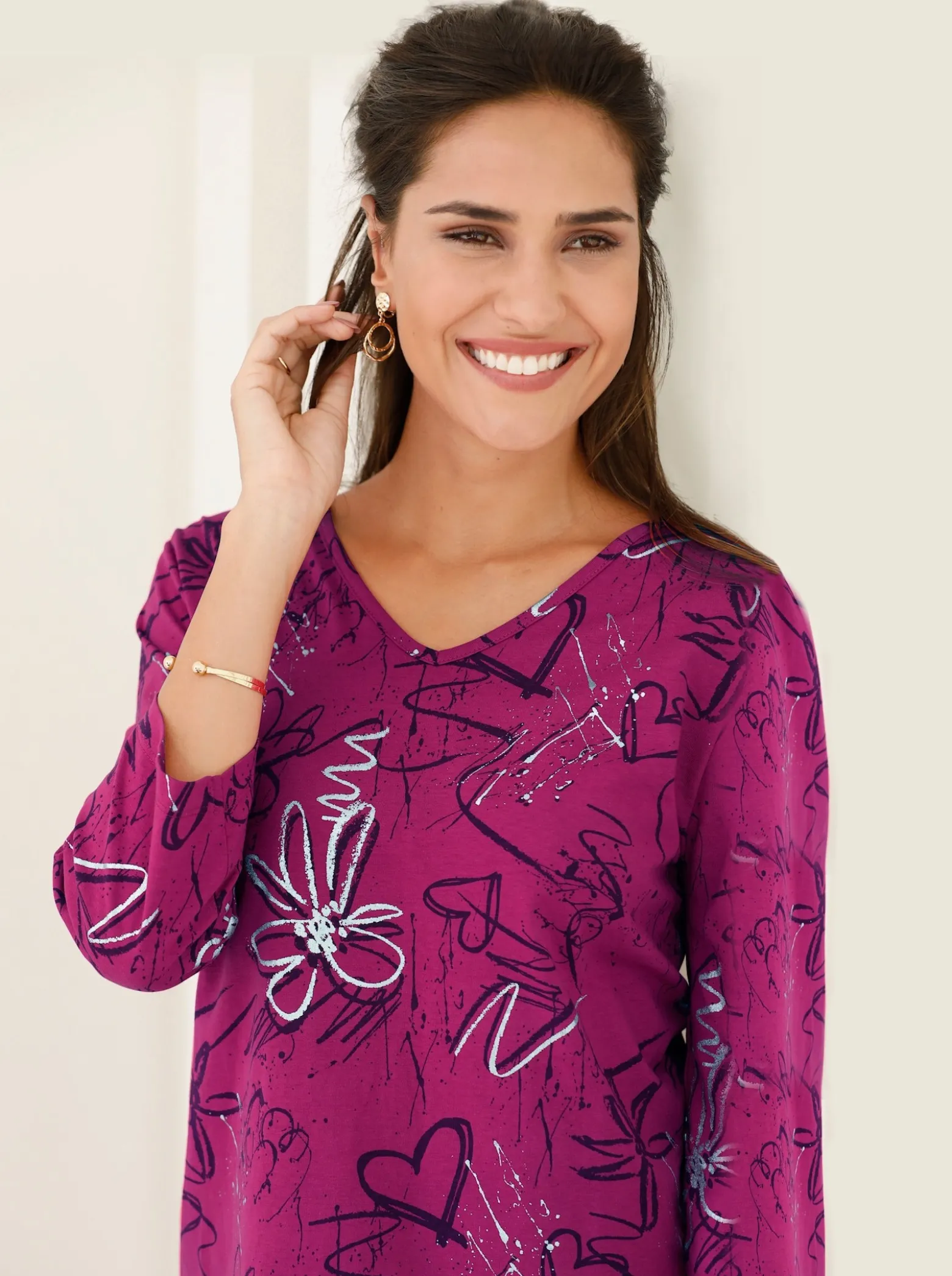3/4-Arm-Shirt mit Herzen und Blüten verziert