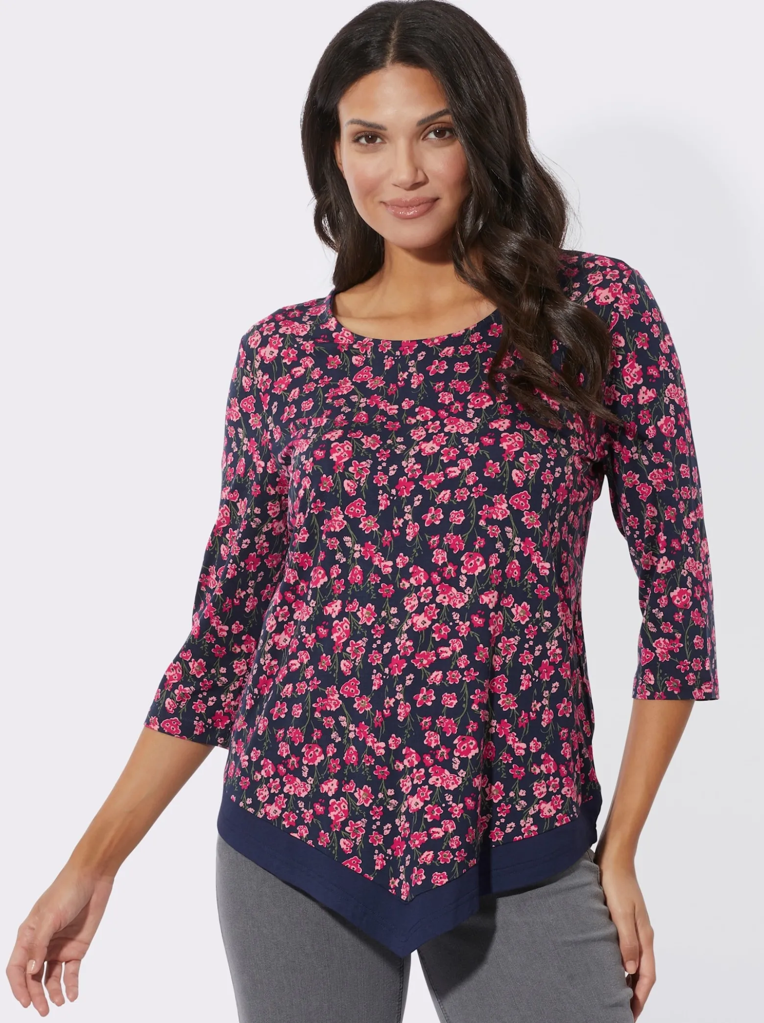 3/4-Arm-Shirt mit spitz zulaufendem Saum