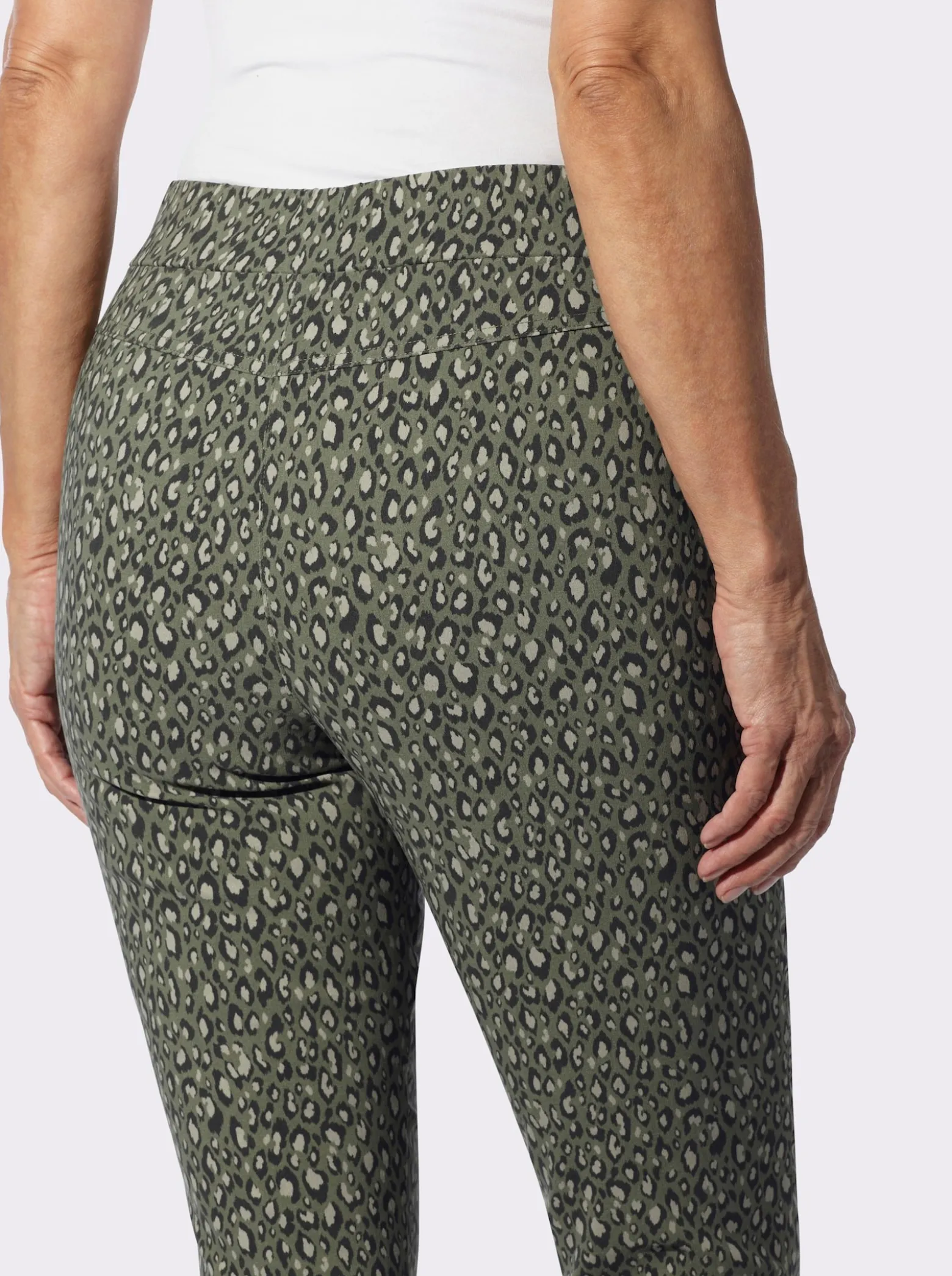 Bengalinhose mit Leo-Muster allover