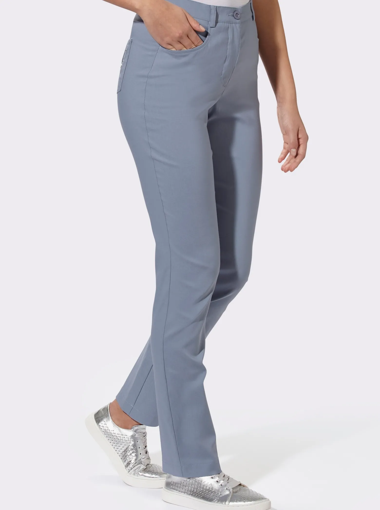 Bengalinhose mit Schmetterlings-Stickerei