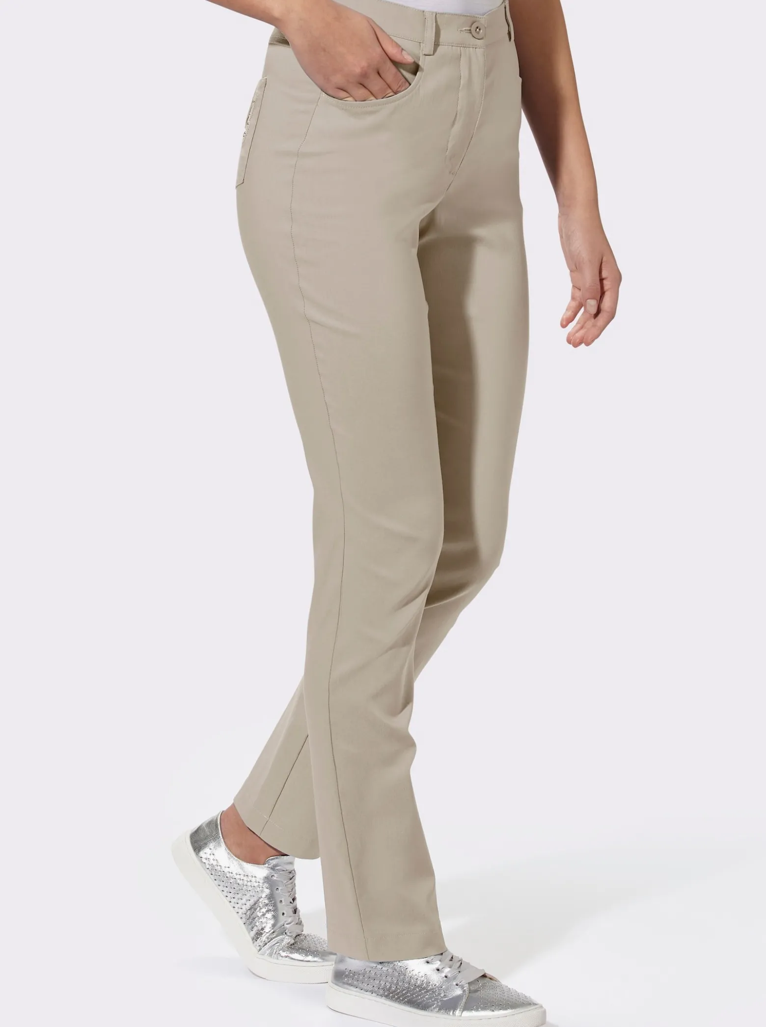 Bengalinhose mit Schmetterlings-Stickerei