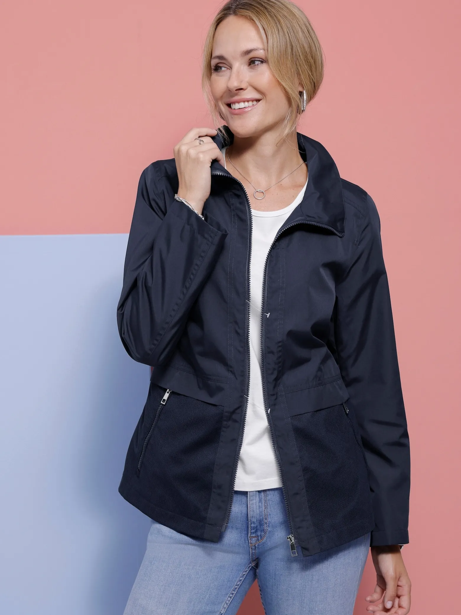 Übergangsjacke mit Mesh-Einsatz