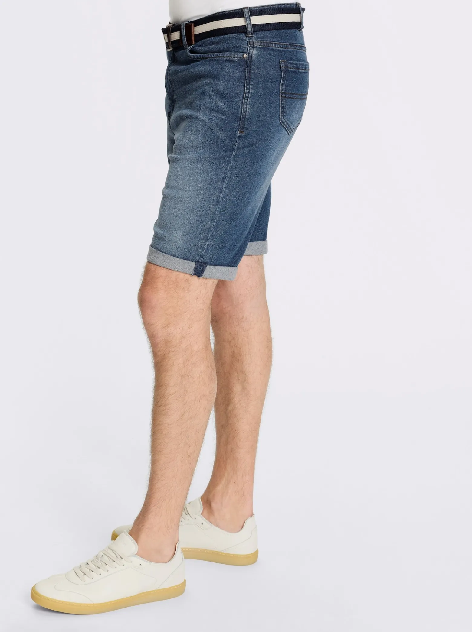 Bermudas inklusive Gürtel