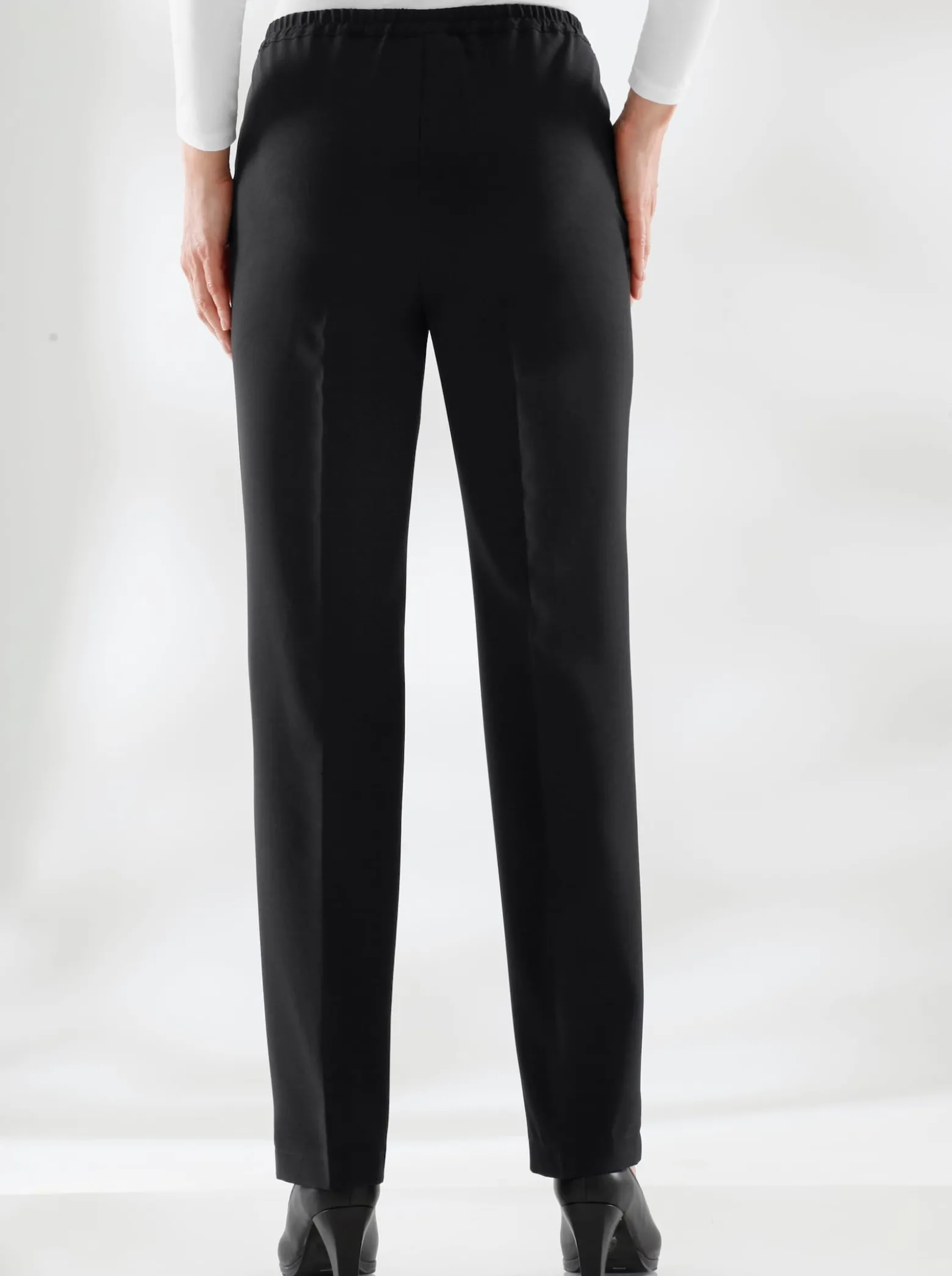 Bügelfaltenhose in Schlupfform