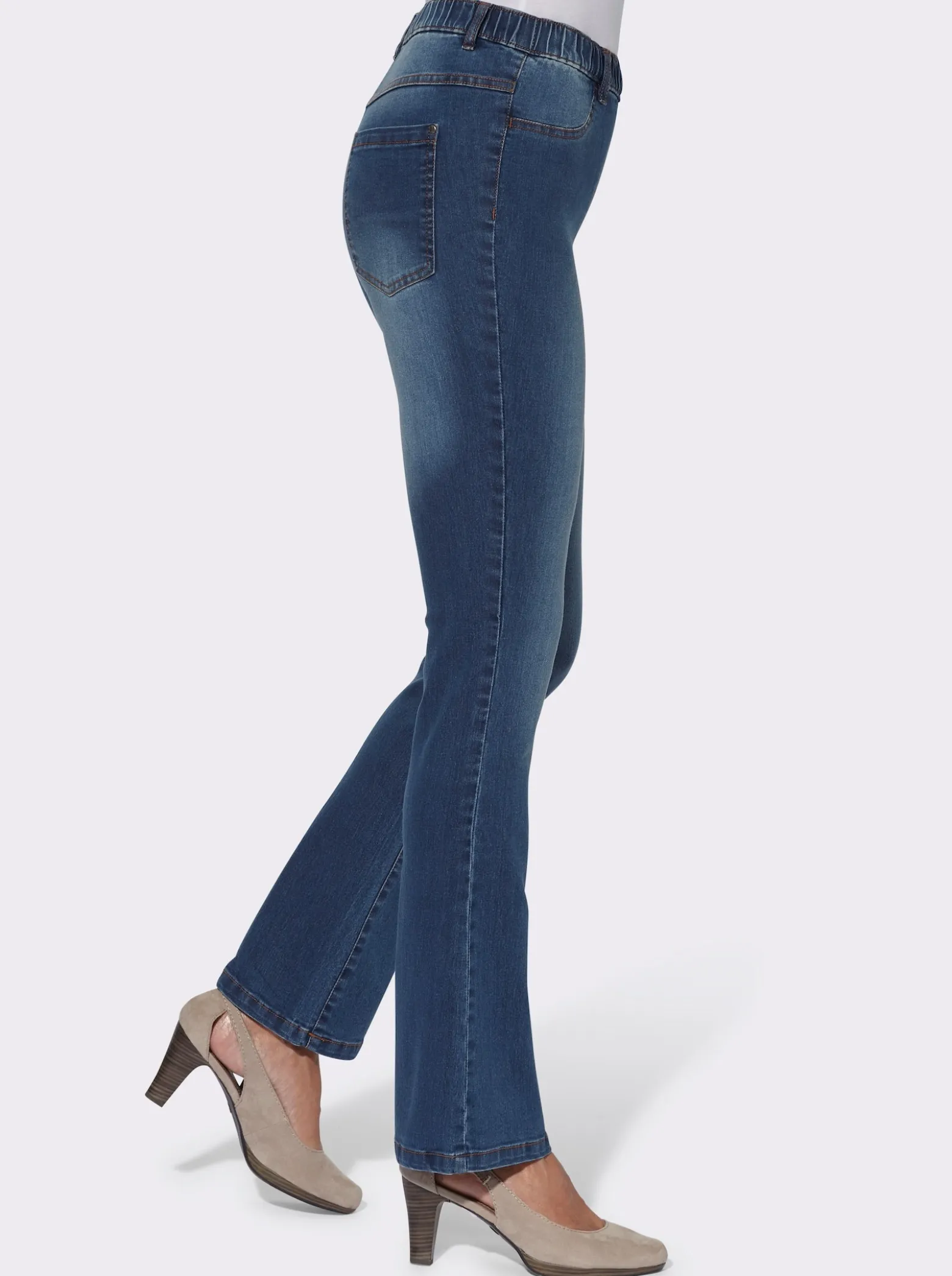 Bootcut-Jeans in Schlupfform