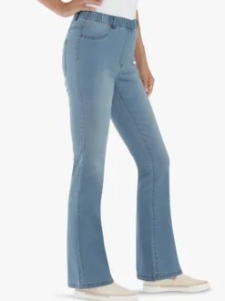 Bootcut-Jeans in Schlupfform