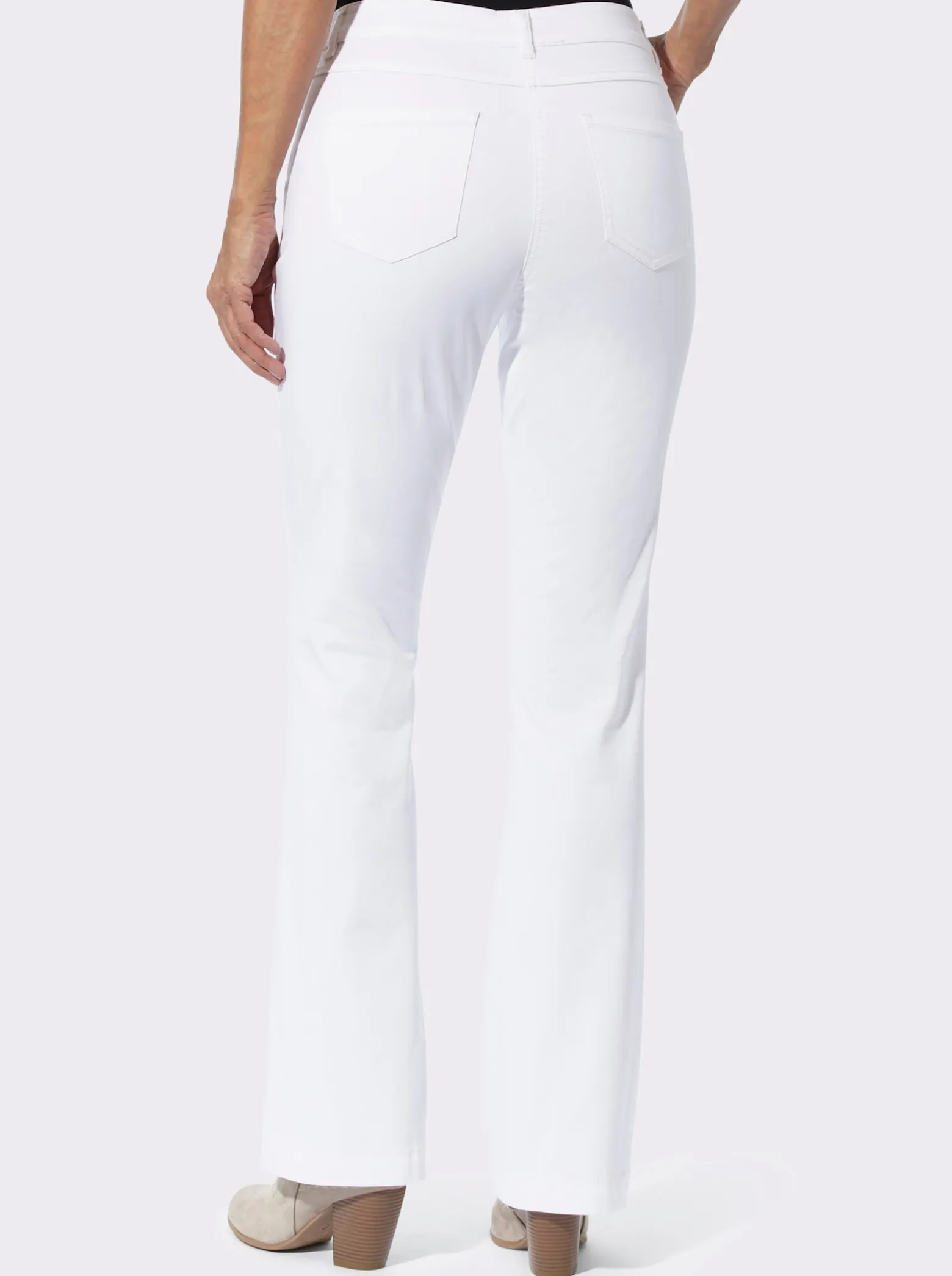 Bootcut-Jeans mit Dekoknöpfen