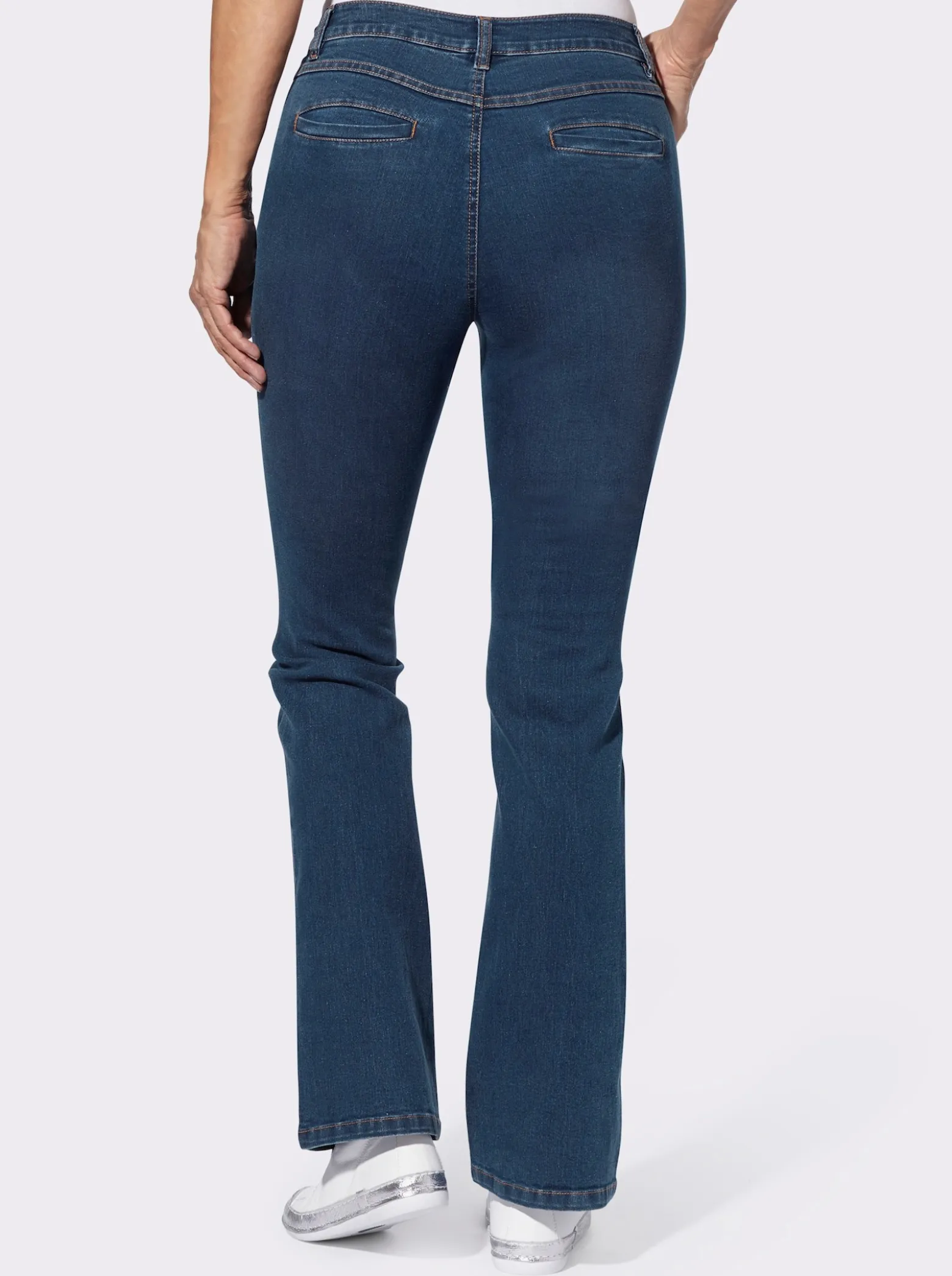 Bootcut-Jeans mit Nieten-Verzierung