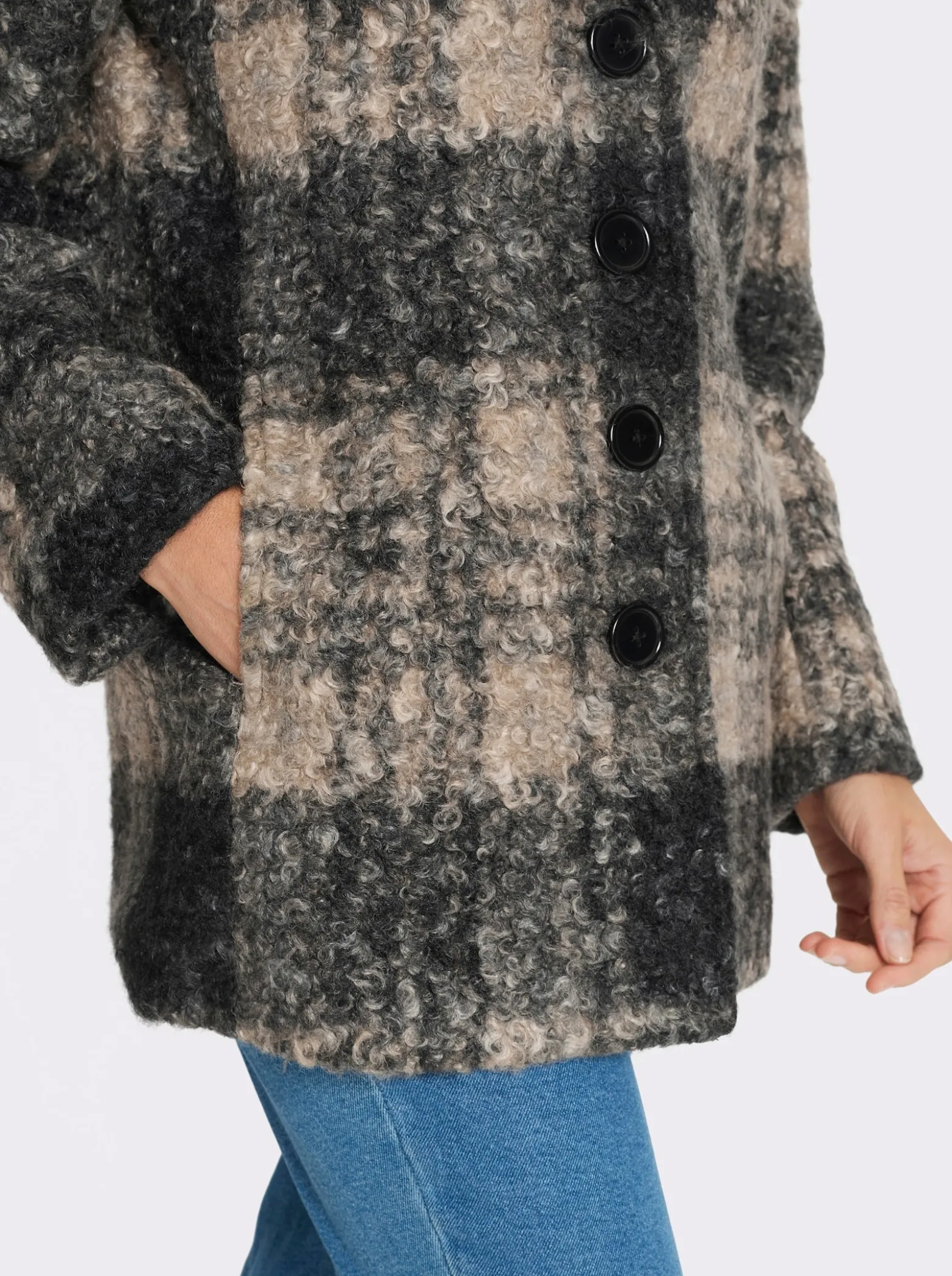 Boucléjacke mit Karo-Muster
