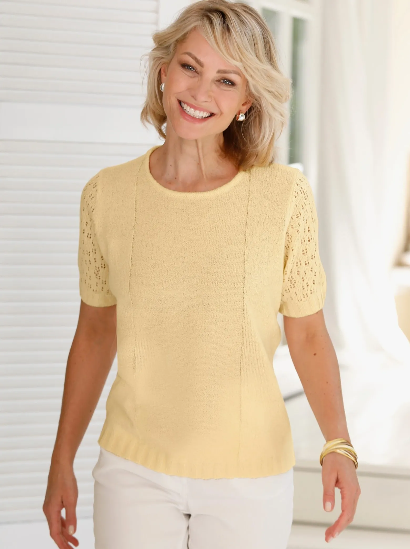 Bouclé-Pullover mit Ajourmuster-Ärmeln