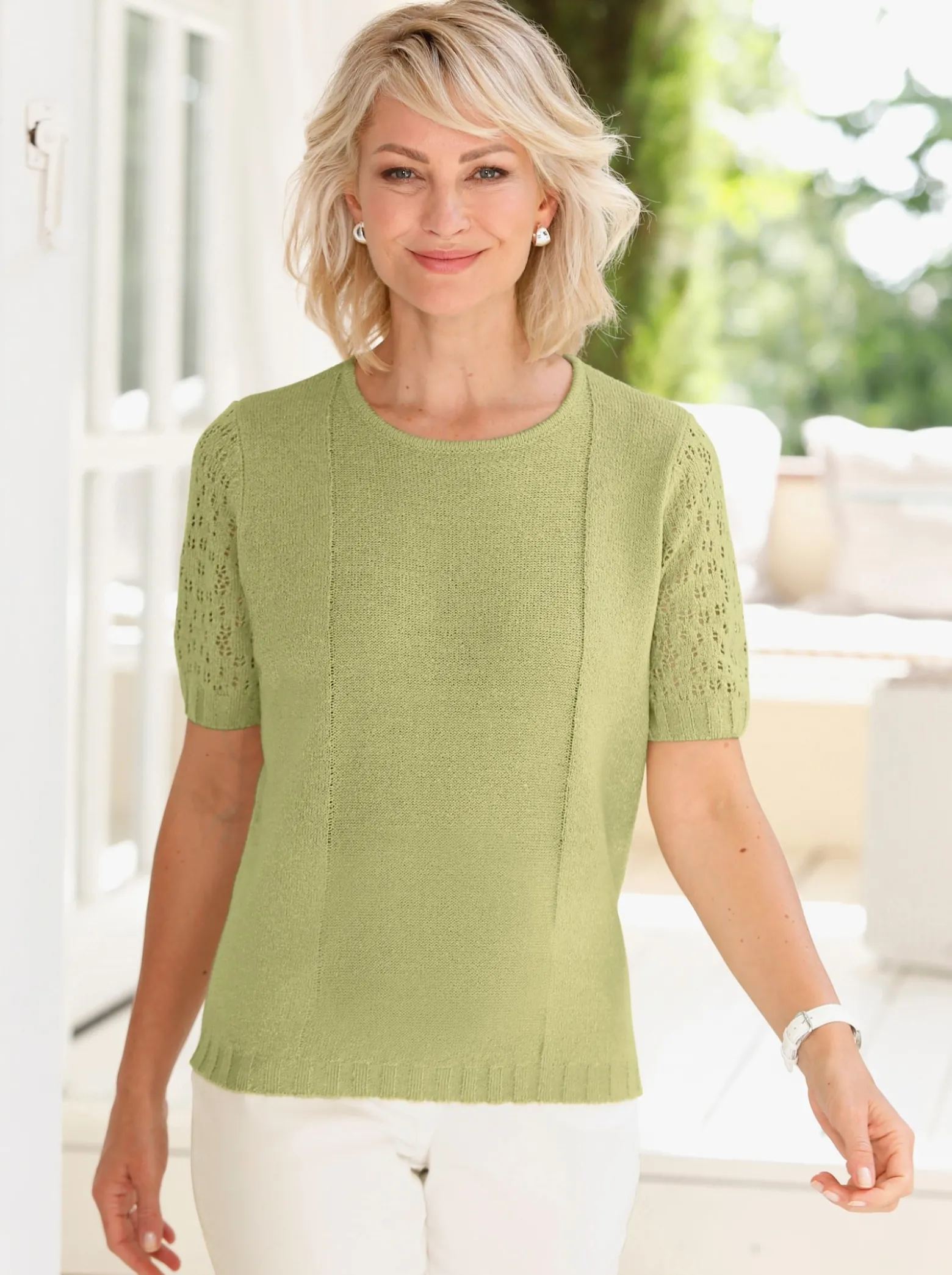 Bouclé-Pullover mit Ajourmuster-Ärmeln