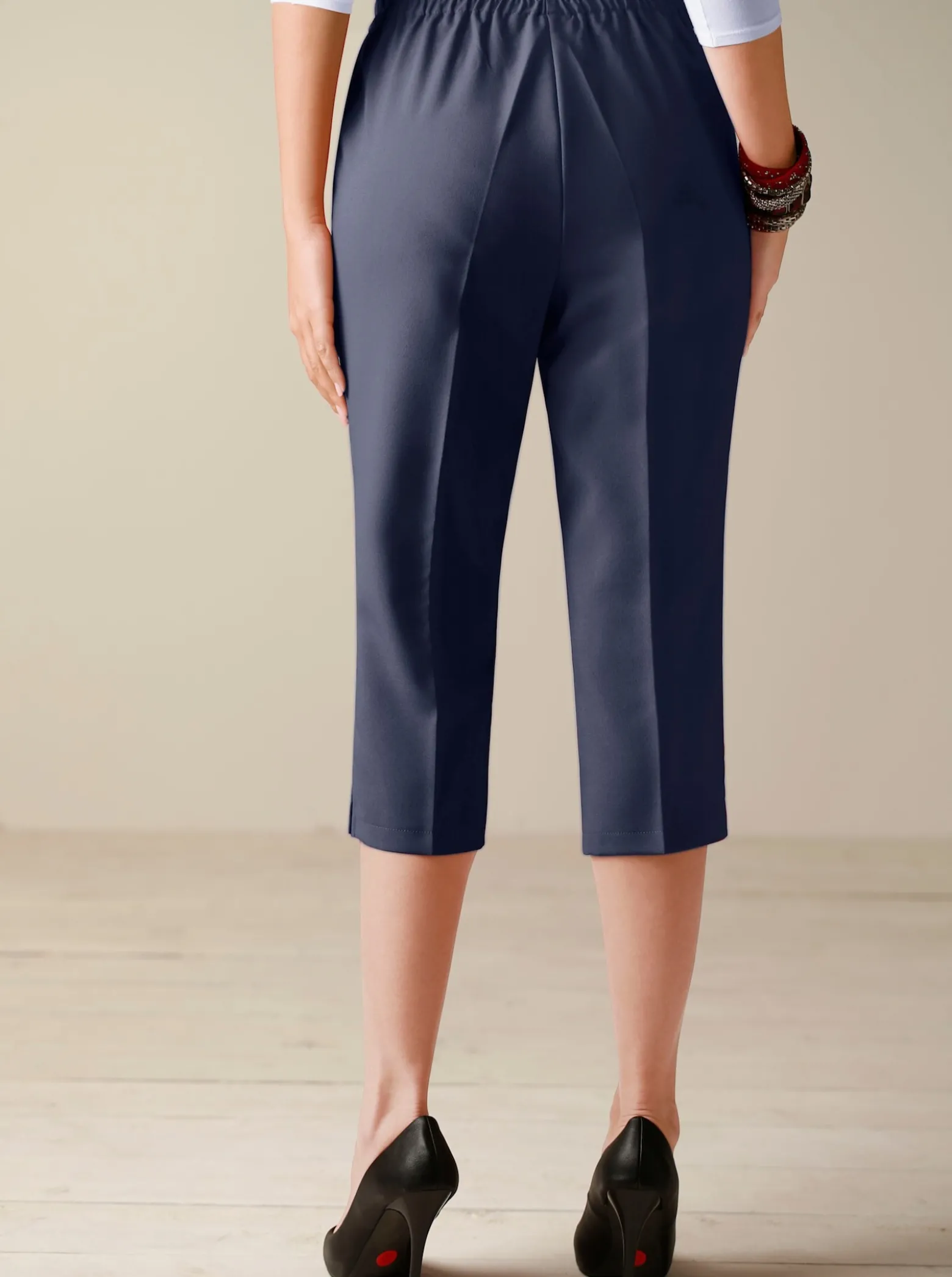 Caprihose mit Bügelfalte