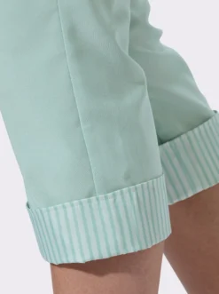Caprihose mit Kontraststreifen