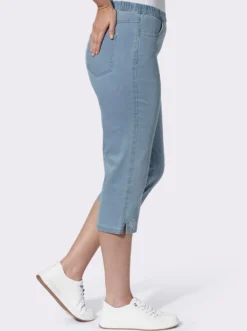Caprijeans mit Glitzersteinchen-Deko