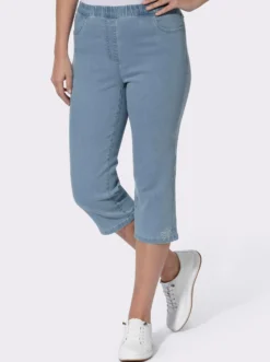 Caprijeans mit Glitzersteinchen-Deko