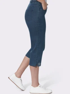 Caprijeans mit Glitzersteinchen-Deko