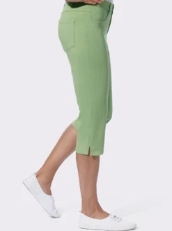 Caprijeans mit seitlichem Dehnbund