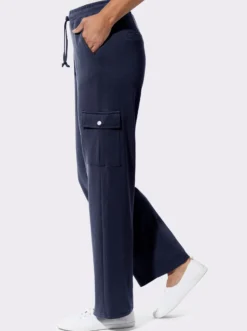 Cargohose mit Cargotasche am Hosenbein