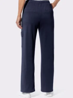 Cargohose mit Cargotasche am Hosenbein