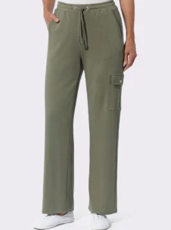 Cargohose mit Cargotasche am Hosenbein