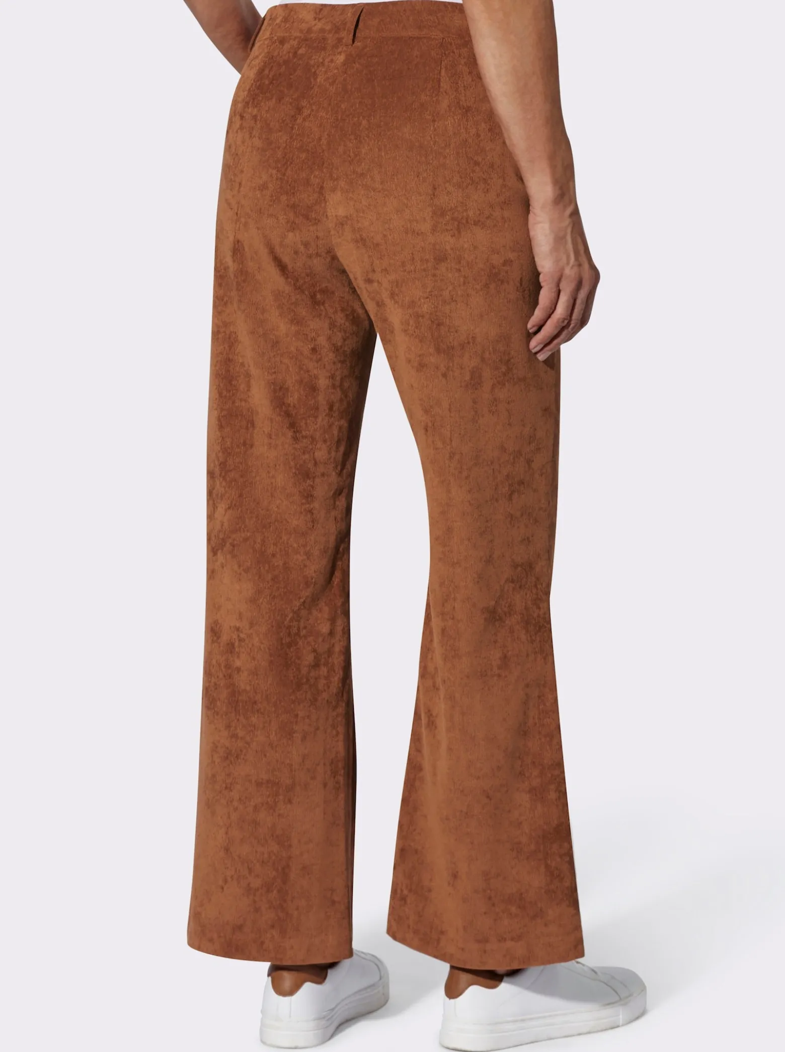 Cordhose in ausgestellter Form