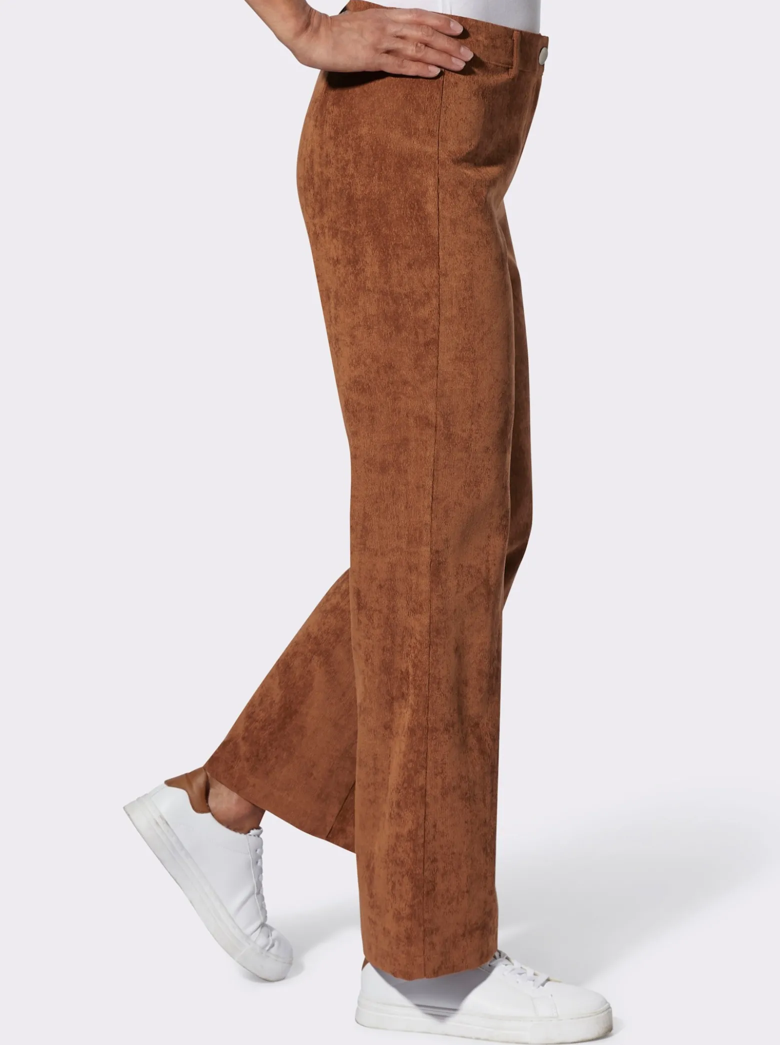 Cordhose in ausgestellter Form