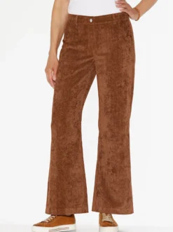 Cordhose in ausgestellter Form