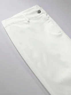 Cordhose in ausgestellter Form