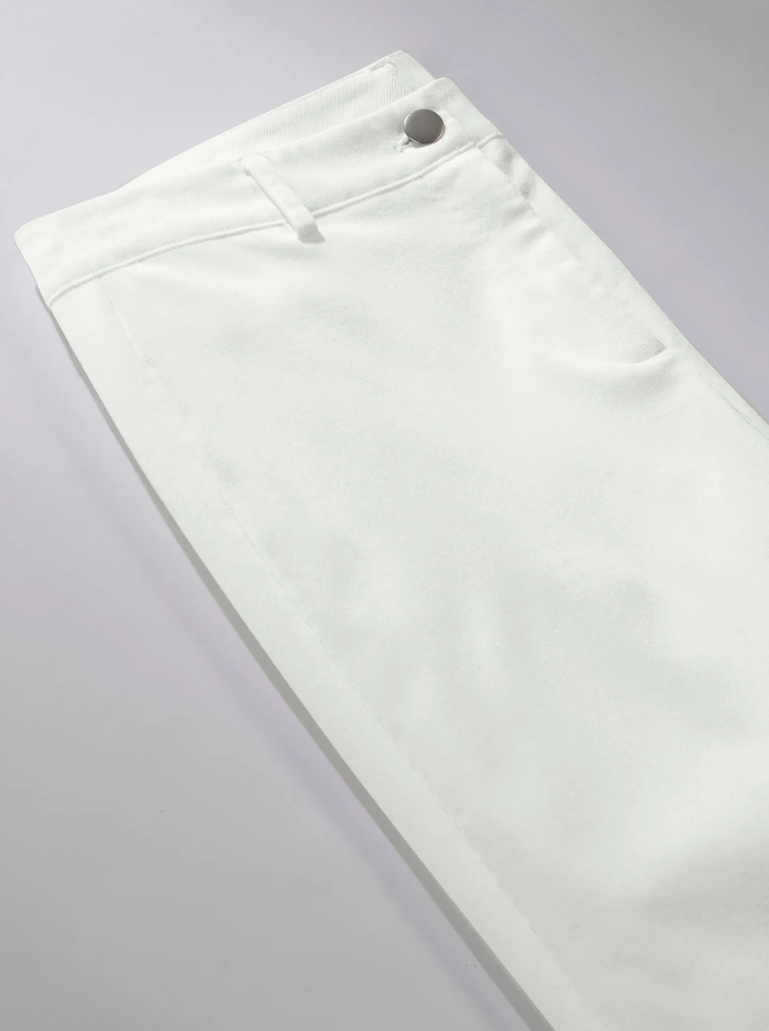 Cordhose in ausgestellter Form