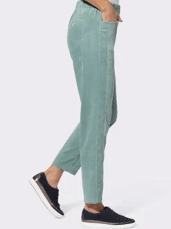 Cordhose in knöchelfreier Länge