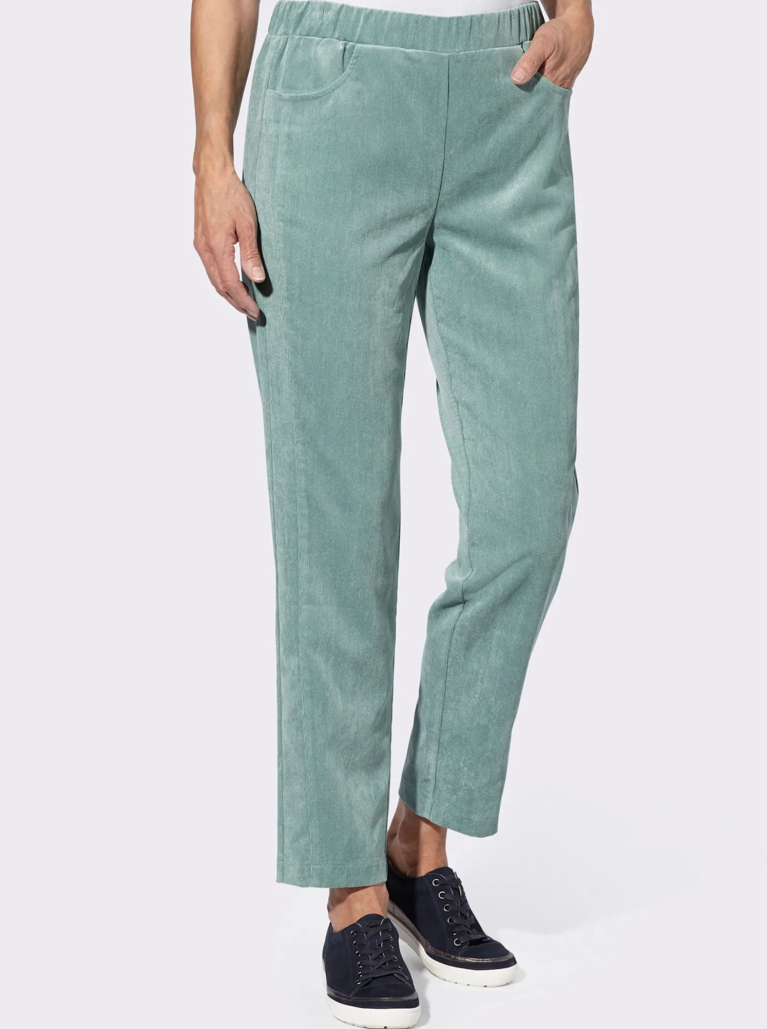 Cordhose in knöchelfreier Länge