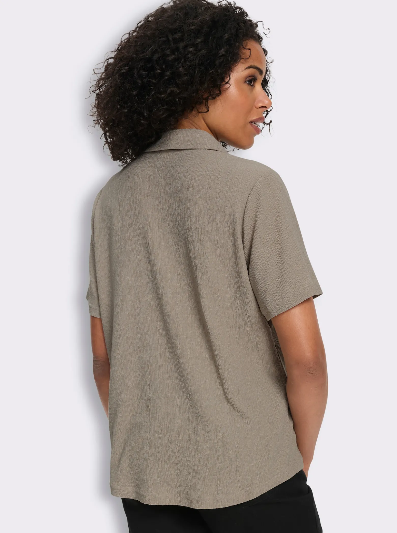 Crinklebluse mit kurzen Ärmeln