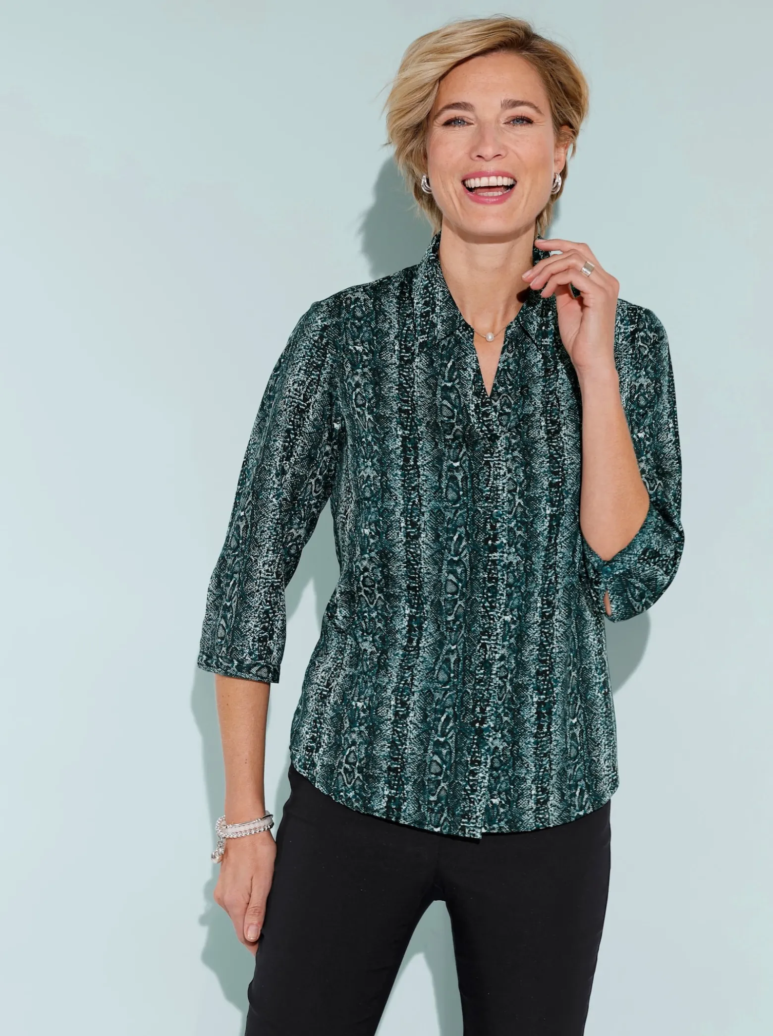 Druckbluse mit Reptil-Muster