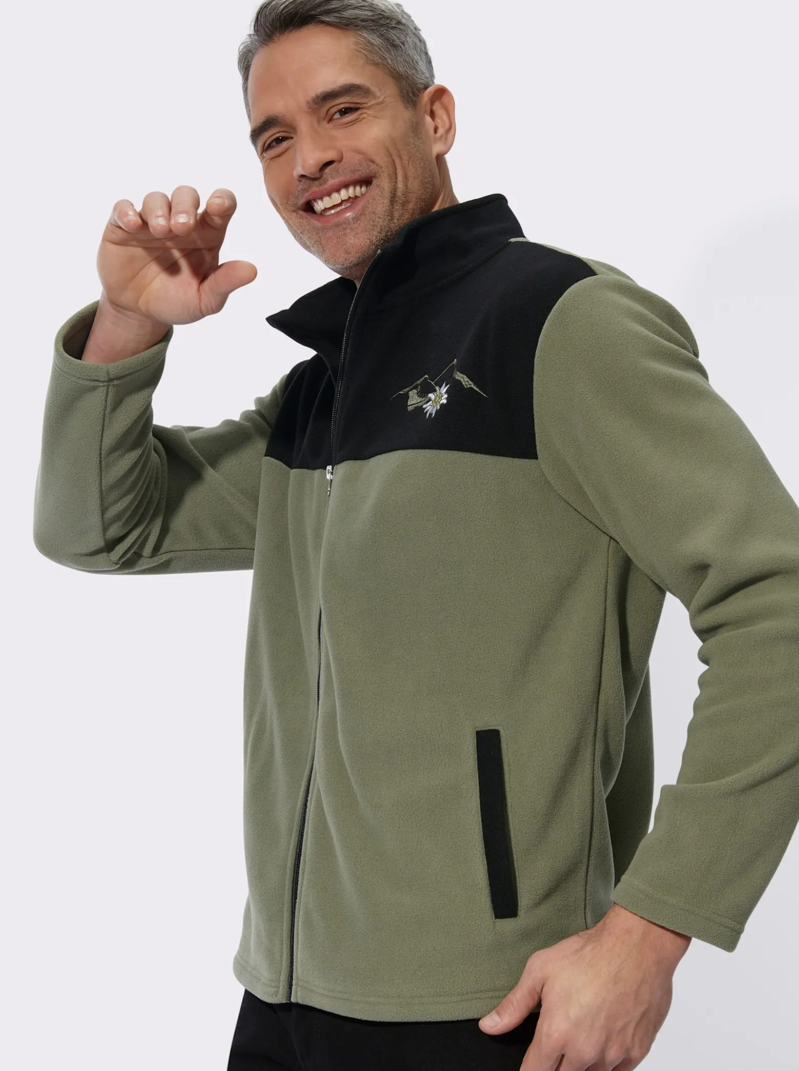 Fleecejacke mit Edelweiß-Stickerei