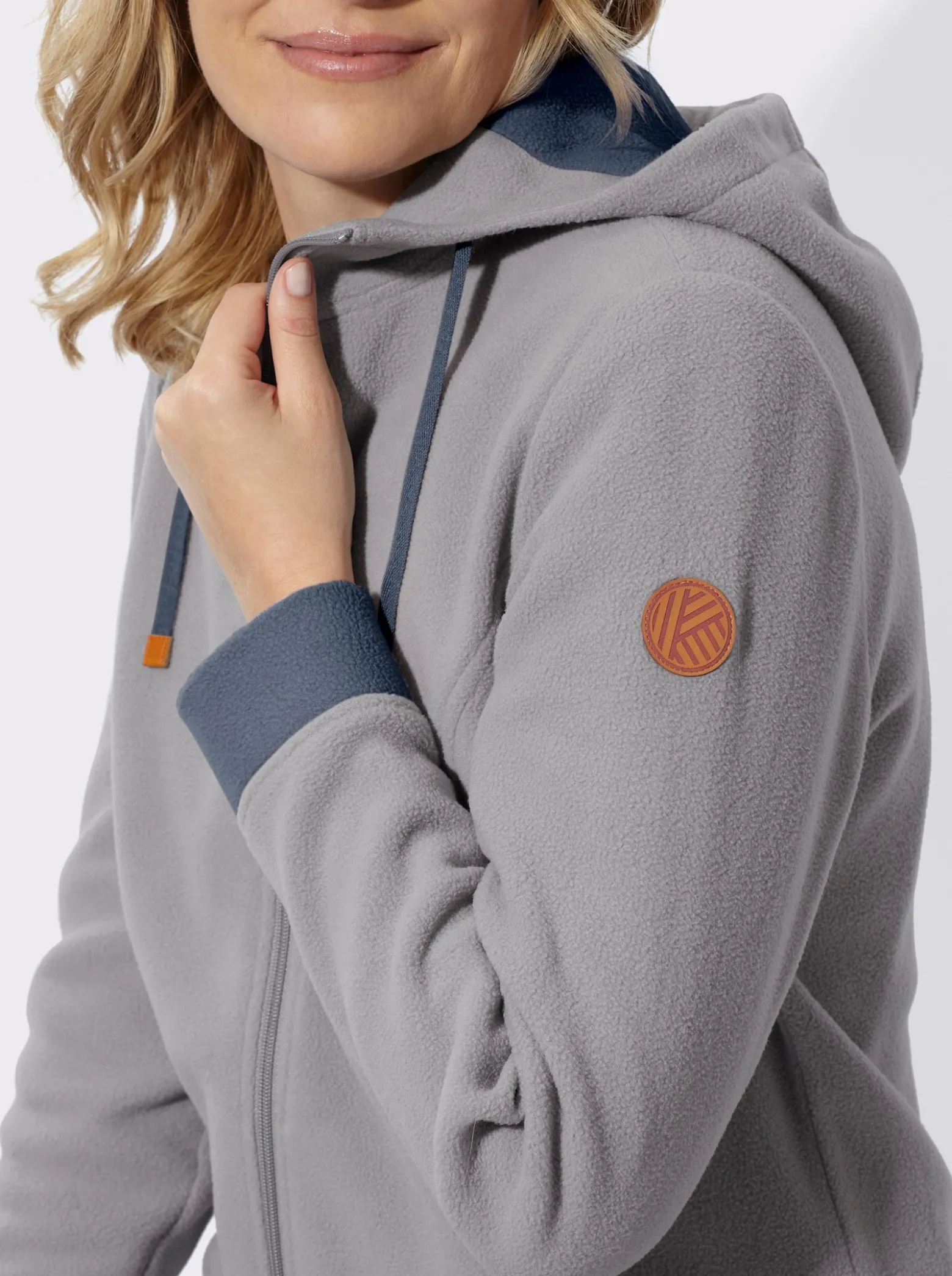 Fleecejacke mit Kapuze