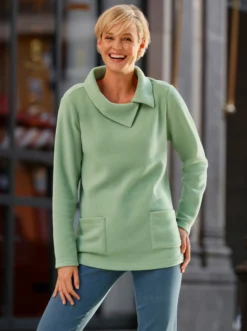 Fleeceshirt mit asymmetrischem Kragen