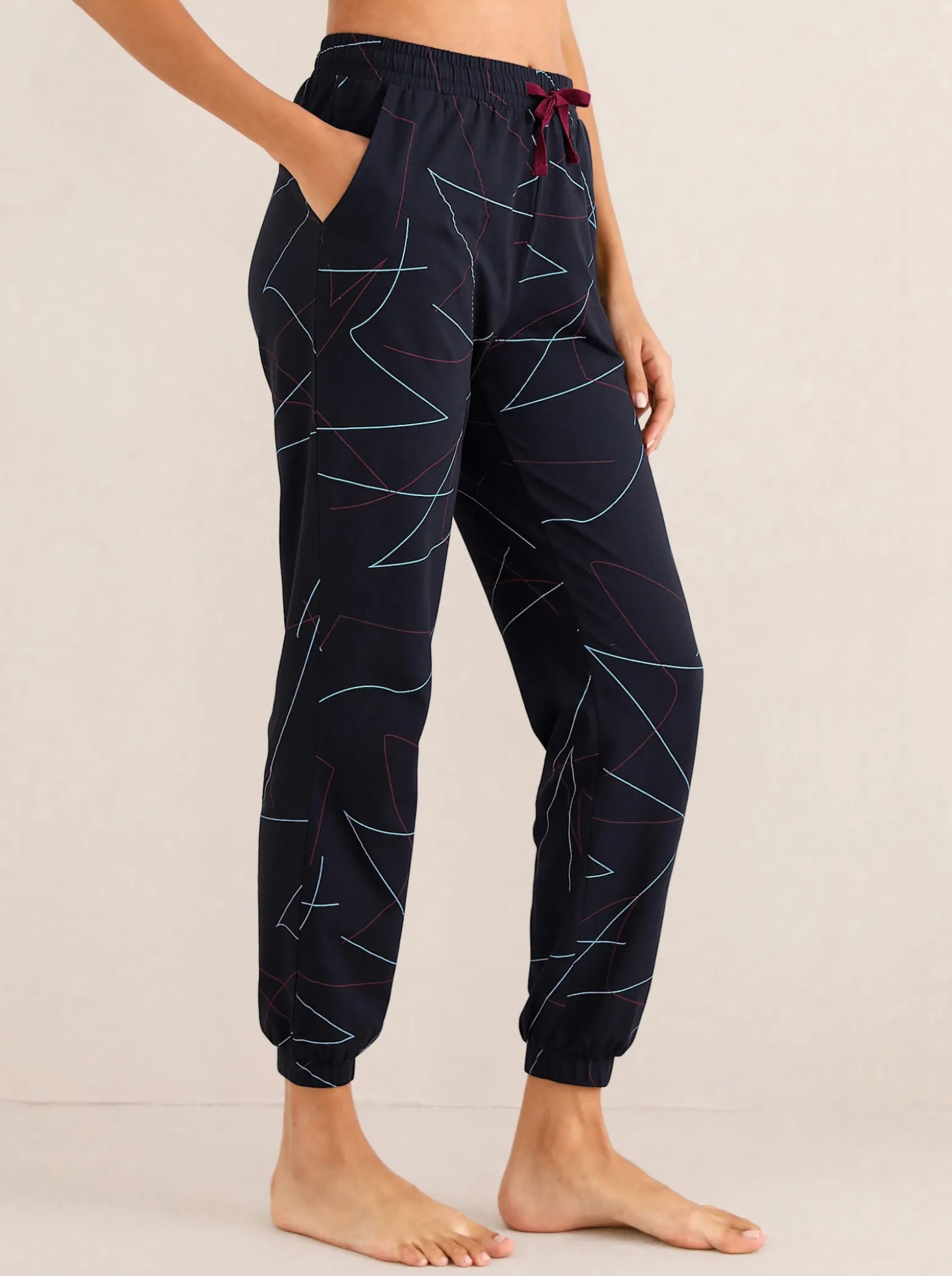 Freizeithose Gummibündchen am Bein